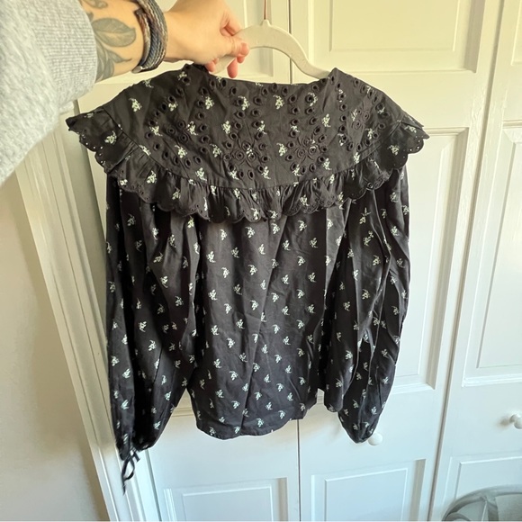 Universal Thread oversized collar floral blouse - Picture 3 of 6